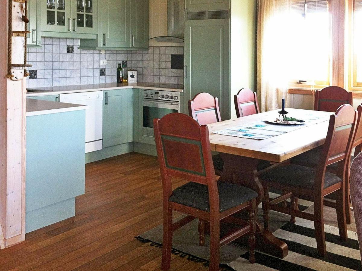 Three-Bedroom Holiday Home In Dyrvik Tuvnes Szoba fotó